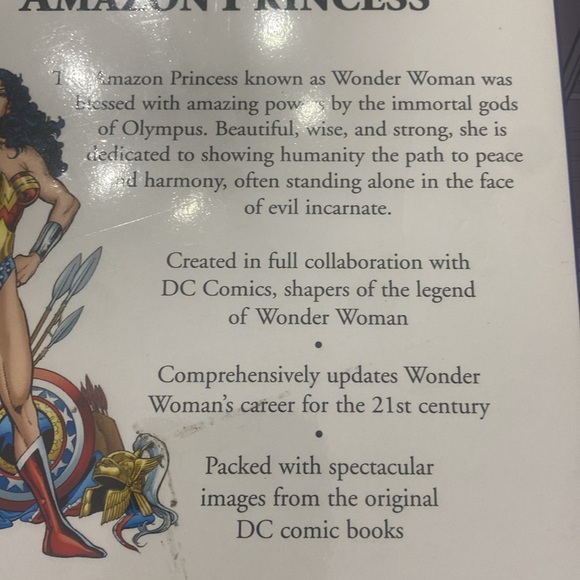 Wonder Woman Book lot - Picture 3 of 9